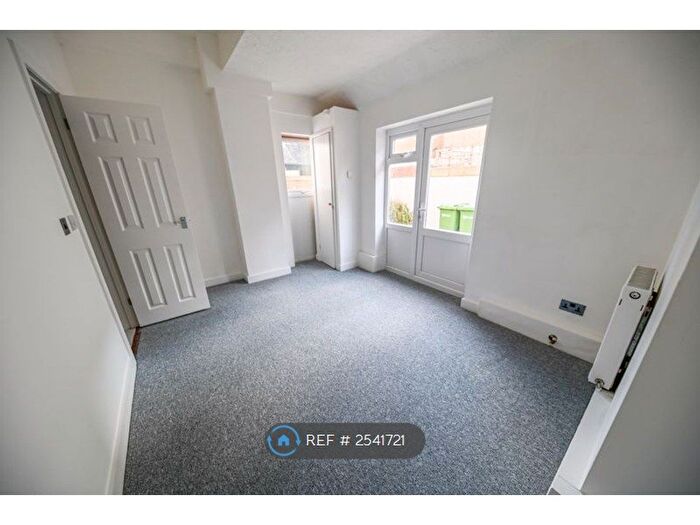 1 Bedroom Flat To Rent In Atlanta Court, Portsmouth, PO2