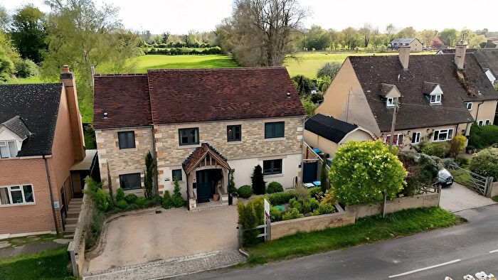 4 Bedroom Detached House For Sale In Rack End, Standlake, Witney, OX29