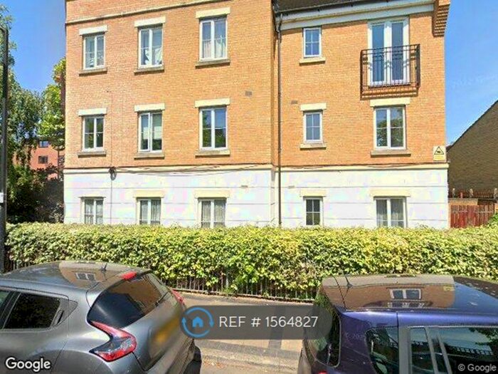 1 Bedroom Flat To Rent In Blakes Road, London, SE15