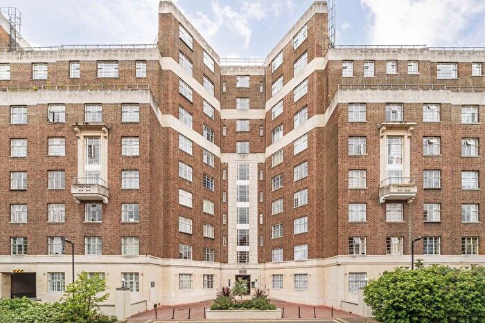 1 Bedroom Flat For Sale In Hamlet Gardens, Hammersmith, W6