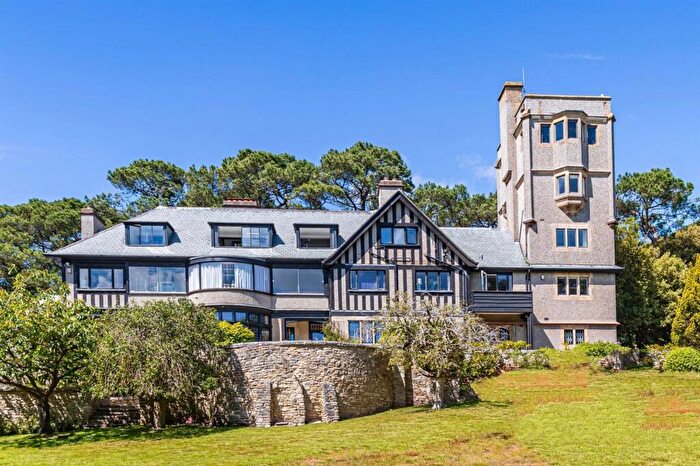 3 Bedroom Apartment To Rent In The Avenue, Branksome Park, BH13