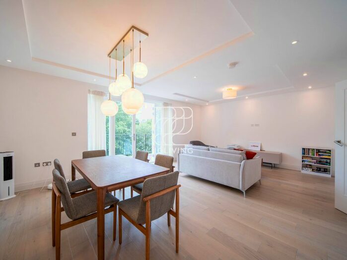 2 Bedroom Flat To Rent In Henrietta House, London, SW20