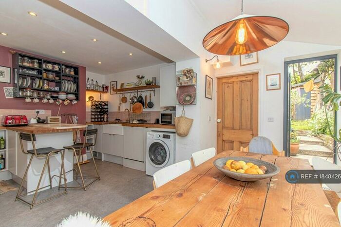 2 Bedroom Flat To Rent In Baker Road, London, NW10