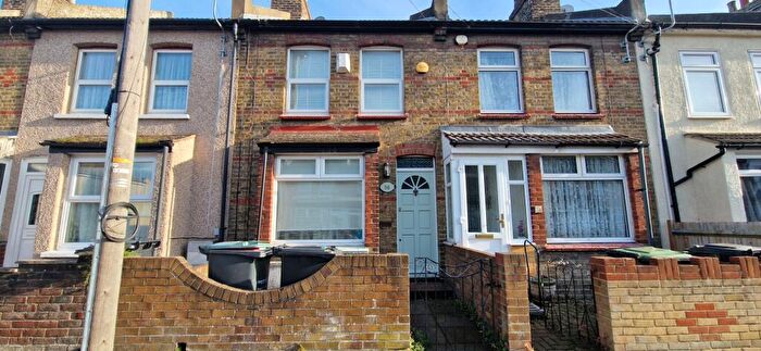 2 Bedroom Terraced House For Sale In Cecil Road, Gravesend, Kent, DA11