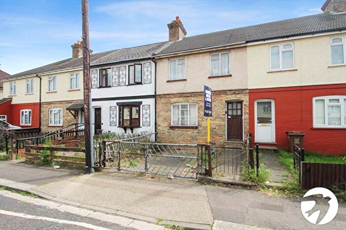3 Bedroom Terraced House To Rent In Gerald Avenue, Chatham, Kent, ME4
