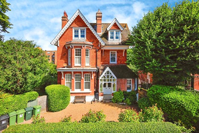 2 Bedroom Flat To Rent In Silverdale Road, Eastbourne, BN20