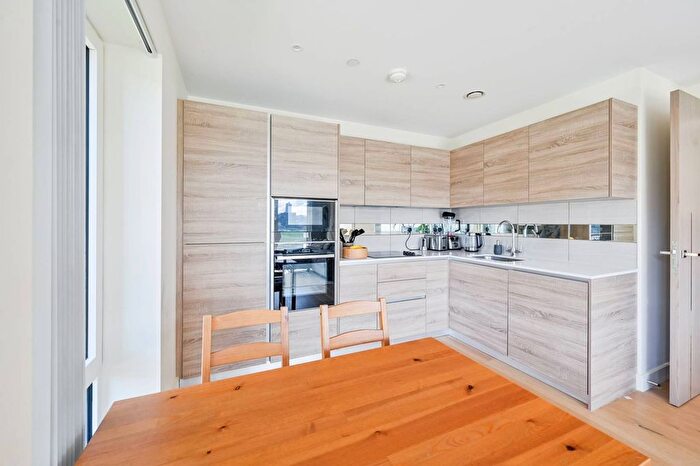 2 Bedroom Flat To Rent In Judde House, Woolwich Riverside, London, SE18