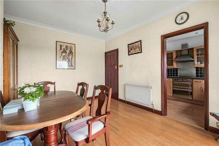3 Bedroom Terraced House For Sale In Grangecliffe Gardens, London, SE25