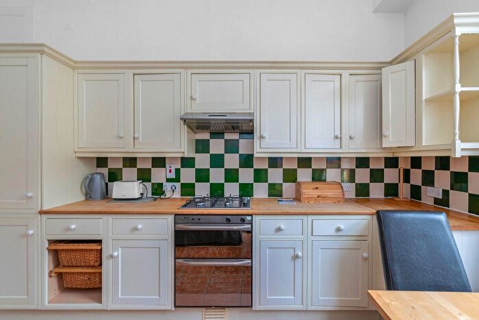 3 Bedroom Flat To Rent In Polwarth Crescent, Edinburgh, EH11