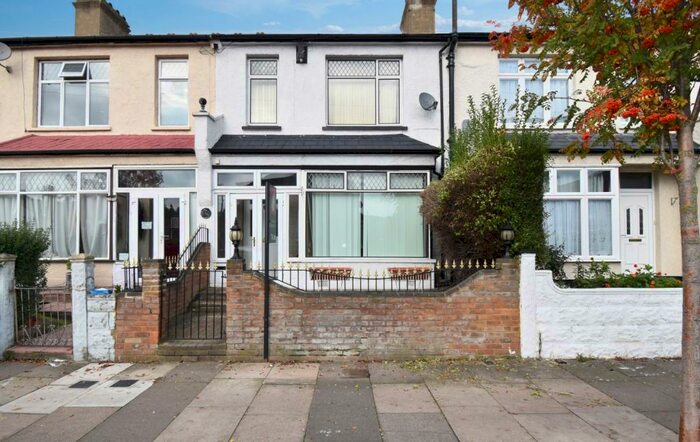 3 Bedroom Terraced House To Rent In Blithdale Road London, SE2