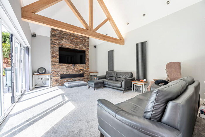 4 Bedroom Detached Bungalow For Sale In Bay Close, Southampton, SO19