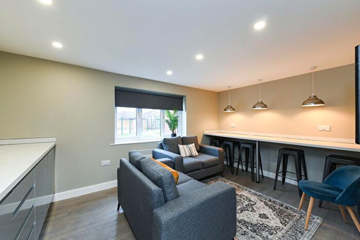 1 Bedroom Flat To Rent In Fletcher Road, Beeston, NG9