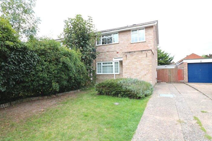 3 Bedroom Semi-Detached House To Rent In Primrose Close, Purley On Thames, RG8