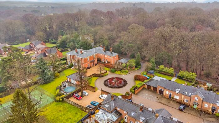 3 Bedroom End Of Terrace House For Sale In Sherrards Mansions, Welwyn Garden City, Hertfordshire, AL8