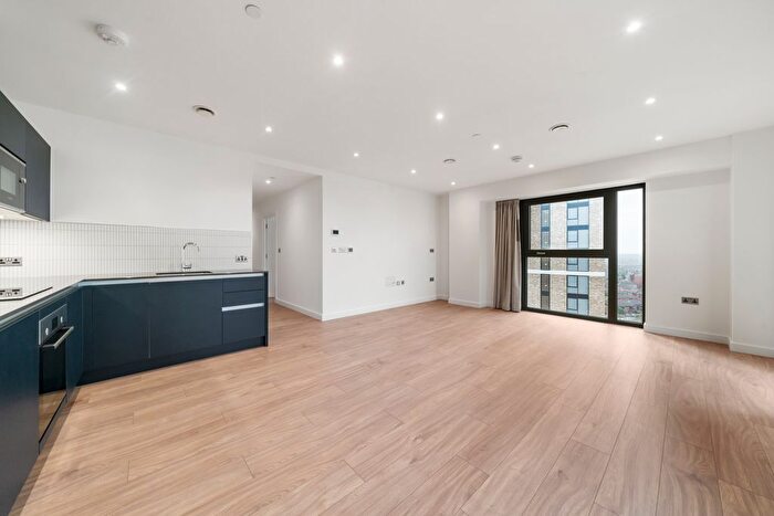 2 Bedroom Flat To Rent In Uncle Acton, Victoria Road, London, W3