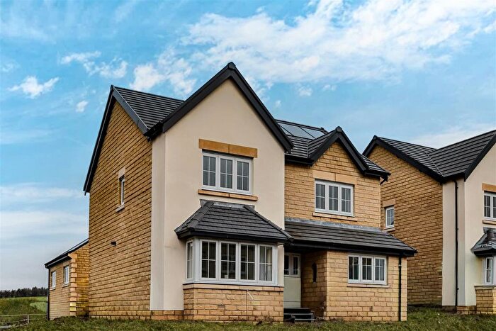 4 Bedroom Detached House For Sale In Meadow View Close, Worsthorne, Burnley, BB10
