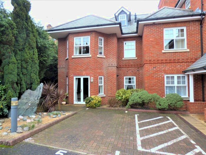 1 Bedroom Flat To Rent In Daymerslea Ridge, Leatherhead, KT22
