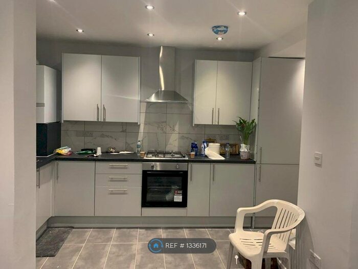 3 Bedroom Terraced House To Rent In Shakespeare Crescent, London, E12