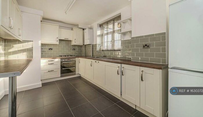2 Bedroom Flat To Rent In Bramham House, London, SE22