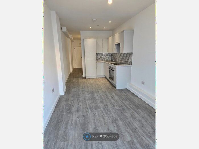 1 Bedroom Flat To Rent In Rear Of - Cowbridge Road East, Cardiff, CF5