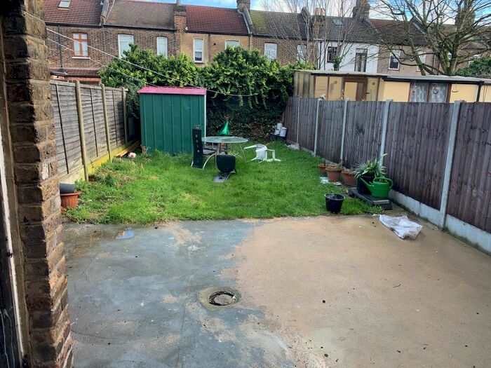 3 Bedroom Terraced House To Rent In Crossway, Dagenham RM8