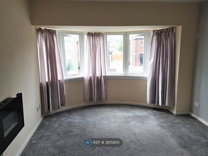 1 Bedroom Flat To Rent In Leeds, Leeds, LS17