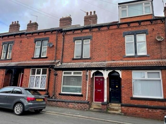 4 Bedroom Terraced House To Rent In Highthorne Street, Armley, Leeds, LS12