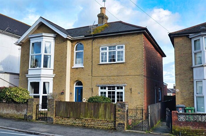 2 Bedroom Semi-Detached House For Sale In Central Ryde, PO33