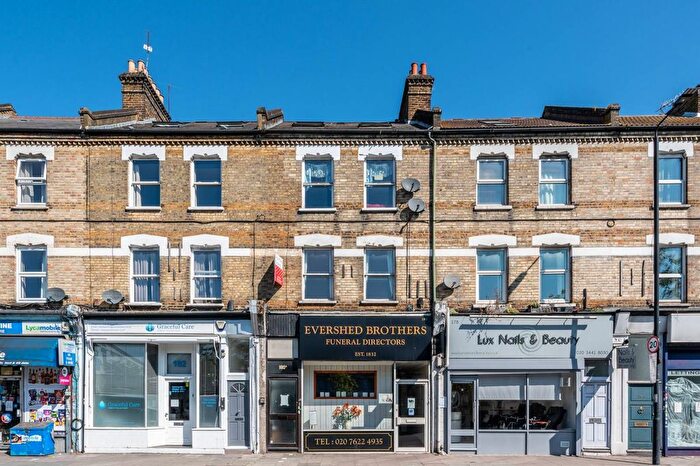 1 Bedroom Flat To Rent In Battersea Park Road, Battersea, London, SW11