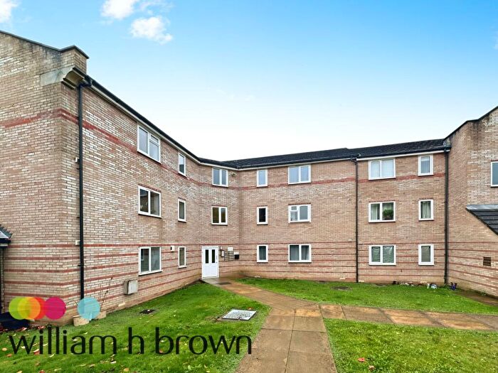 2 Bedroom Apartment To Rent In Rookes Crescent, Chelmsford, CM1