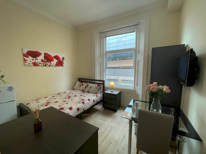 Studio To Rent In Cromwell Road, London, SW7