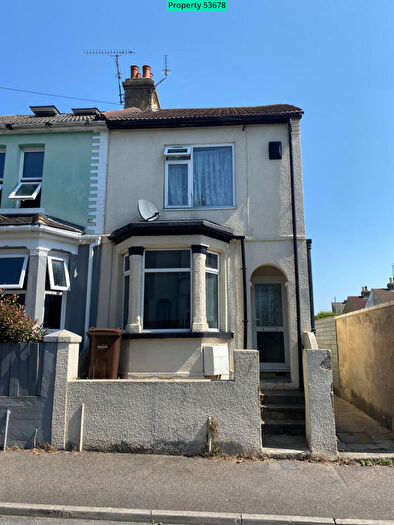 3 Bedroom End Of Terrace House For Sale In Trinity Road, Gillingham, ME7