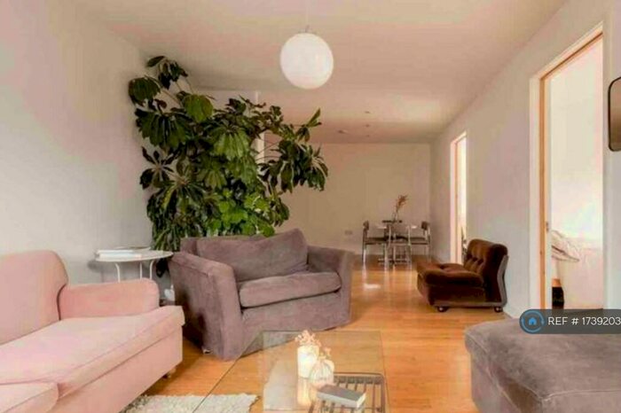 2 Bedroom Flat To Rent In Dalston Kingsland Road, London, E8