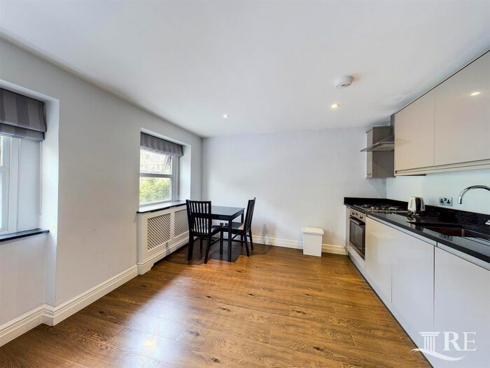 1 Bedroom Flat To Rent In Wellington Terrace, London, W2