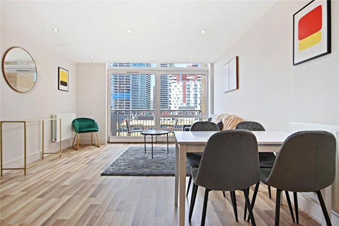2 Bedroom Apartment To Rent In Cassilis Road, Canary Wharf, London, E14