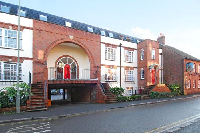 2 Bedroom Apartment For Sale In Regents Court, Newbury, RG14