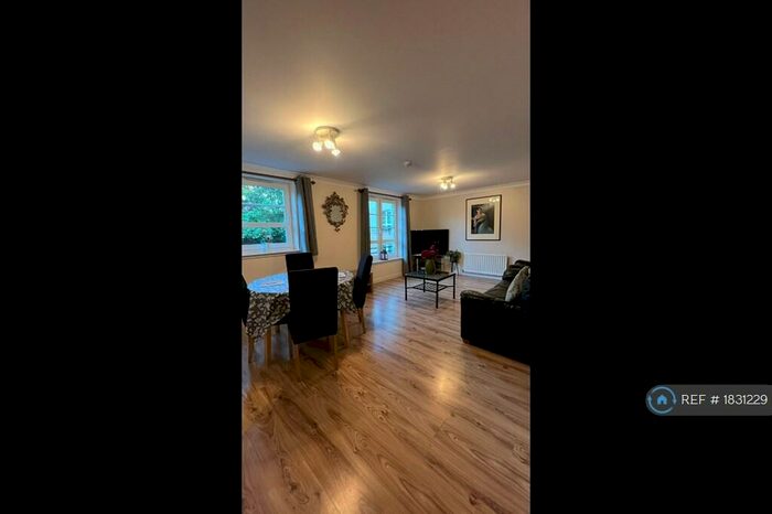 2 Bedroom Flat To Rent In Powderhall Rigg, Edinburgh, EH7