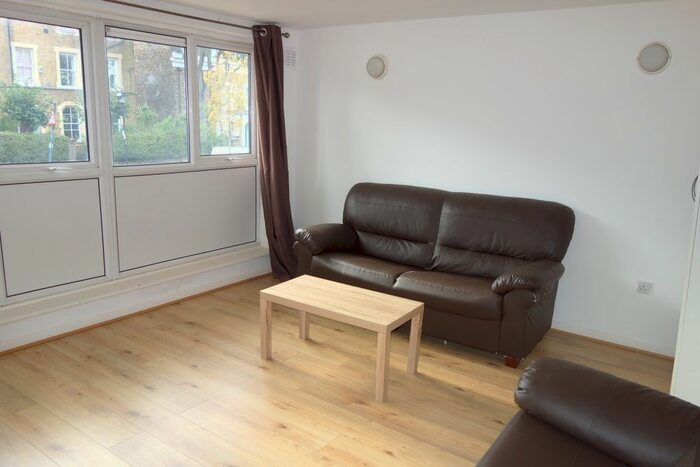 3 Bedroom Maisonette To Rent In Guerin Square, London, E3