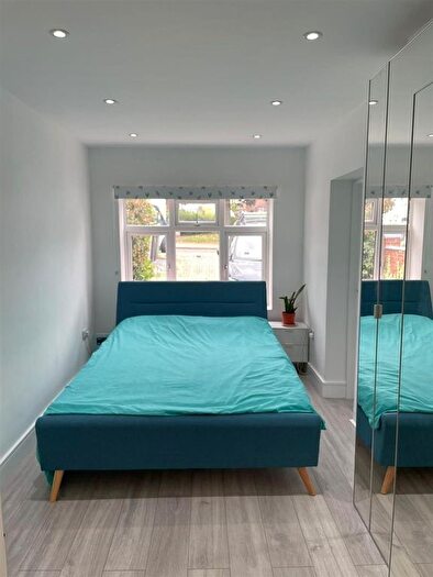 2 Bedroom Flat To Rent In Uxendon Hill, Wembley, HA9