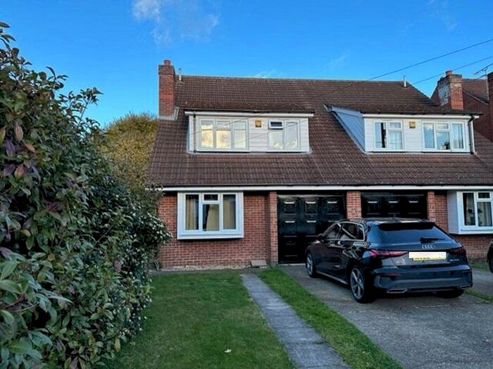 4 Bedroom Semi-Detached House To Rent In Lilford Road, Billericay, CM11