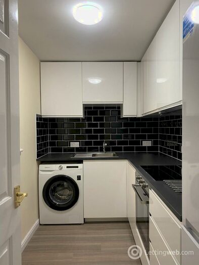 2 Bedroom Flat To Rent In West Savile Gardens, Edinburgh, EH9