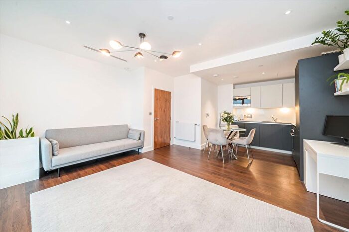 1 Bedroom Flat For Sale In Salvor Tower, Canary Wharf, E14