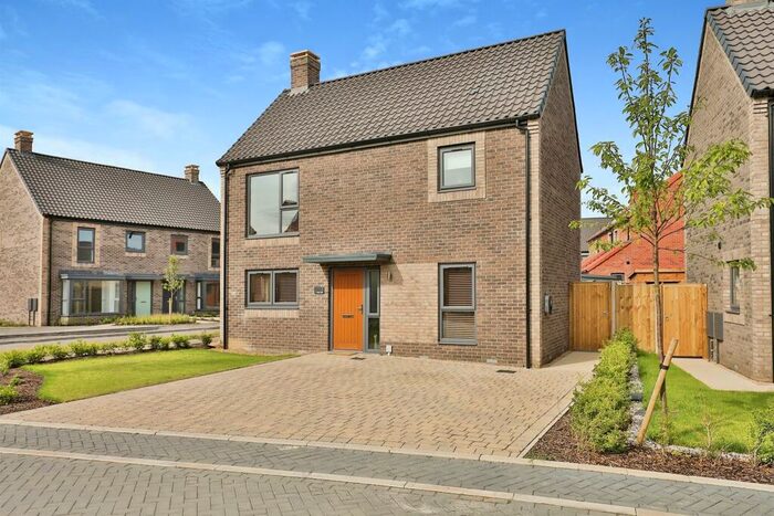 2 Bedroom Detached House For Sale In Codde Close, Cringleford, Norwich, NR4