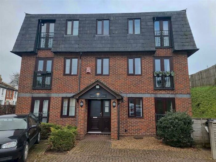 1 Bedroom Flat To Rent In Crown Crest Court, Sevenoaks, TN14