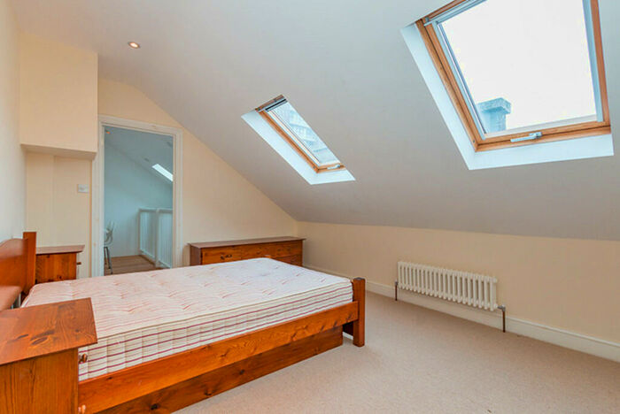 2 Bedroom Apartment To Rent In Plantation Wharf, Battersea Riverside, SW11