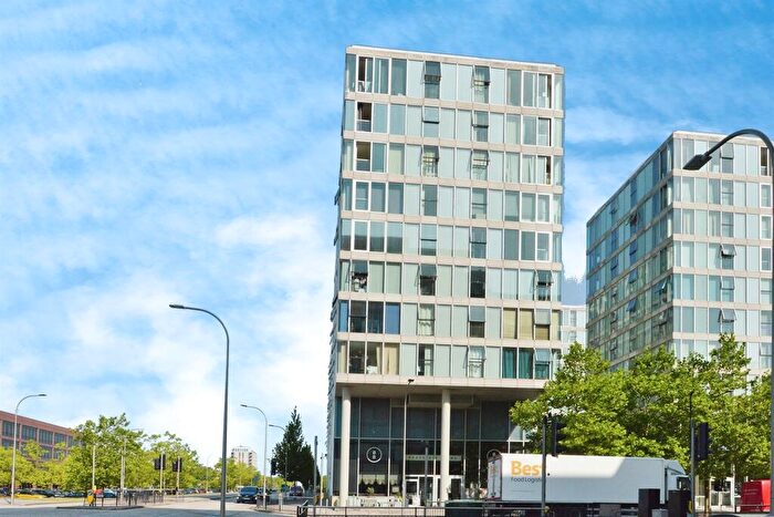 2 Bedroom Apartment For Sale In Witan Gate, Milton Keynes, MK9