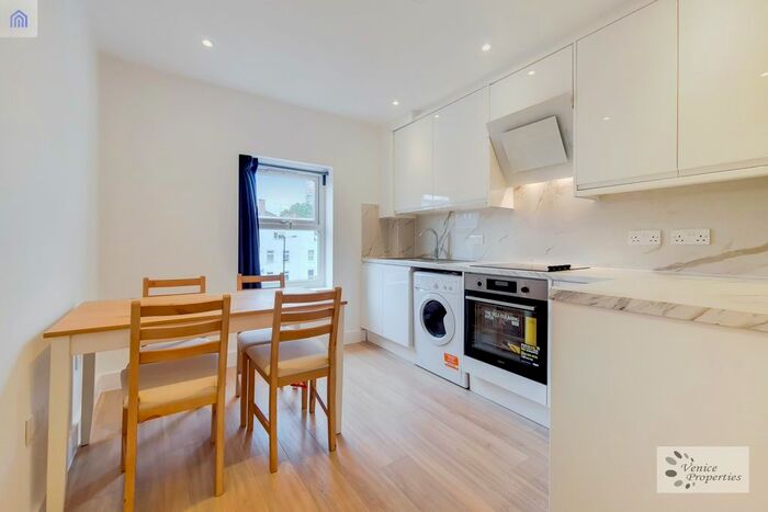 2 Bedroom Flat To Rent In Edgware Road, London, W2