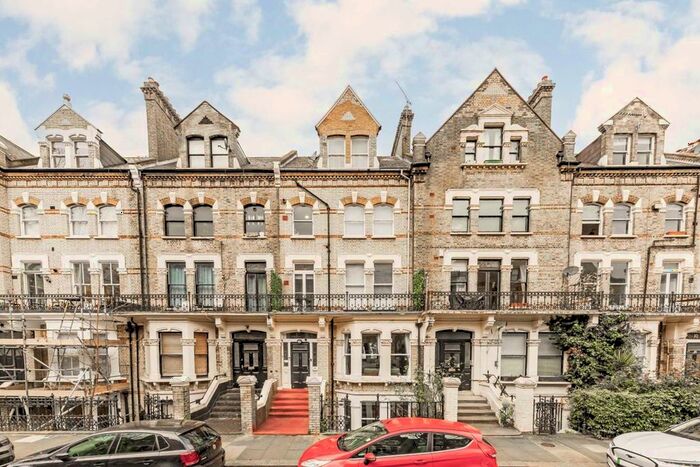 2 Bedroom Flat To Rent In Glazbury Road, London, W14