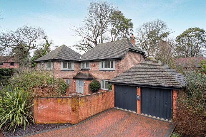 4 Bedroom Detached House For Sale In Hermitage Drive, Ascot, SL5