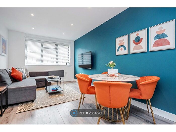 2 Bedroom Flat To Rent In Walker Avenue, Milton Keynes, MK12